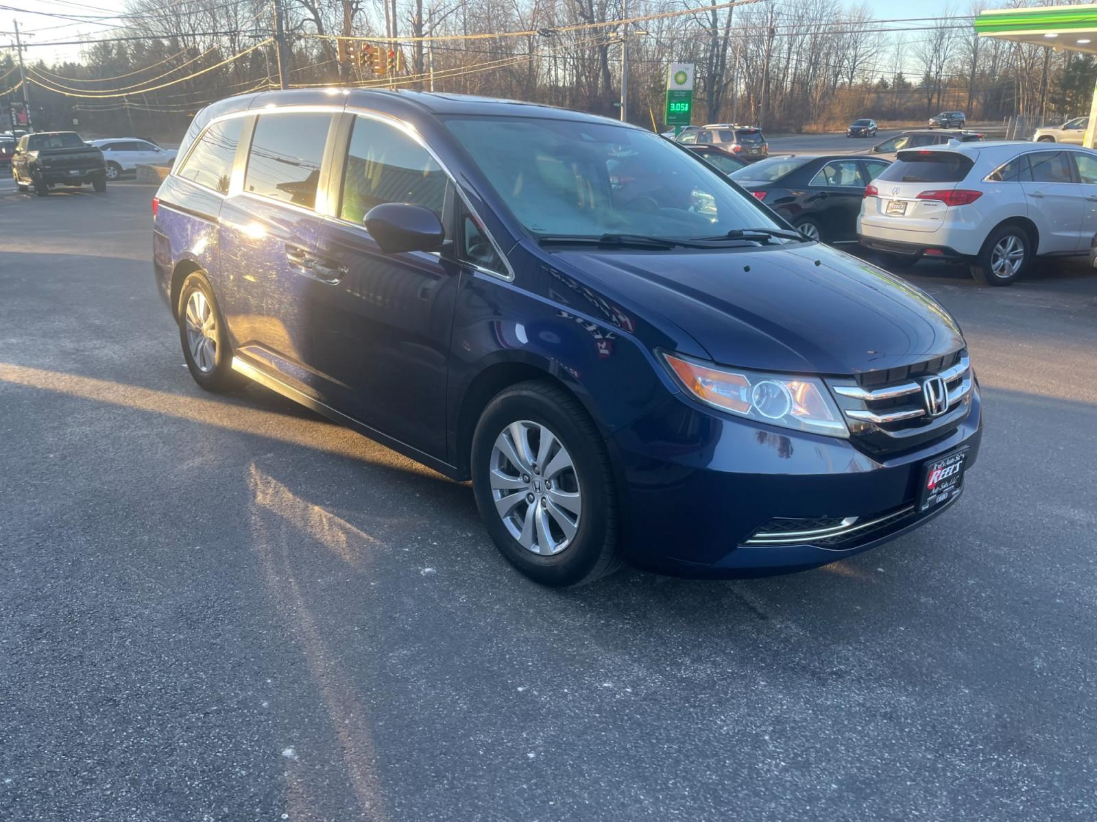 2015 Blue /Gray Honda Odyssey EX-L (5FNRL5H64FB) with an 3.5L V6 SOHC 24V engine, 6-Speed Automatic transmission, located at 11115 Chardon Rd. , Chardon, OH, 44024, (440) 214-9705, 41.580246, -81.241943 - This 2015 Honda Odyssey EX-L offers a luxurious and convenient driving experience, boasting a premium leather interior and sound system, enhancing comfort and entertainment on the go. Its safety and functional features, such as a backup camera, Honda Lane Watch, lane departure warning, and forward c - Photo #2